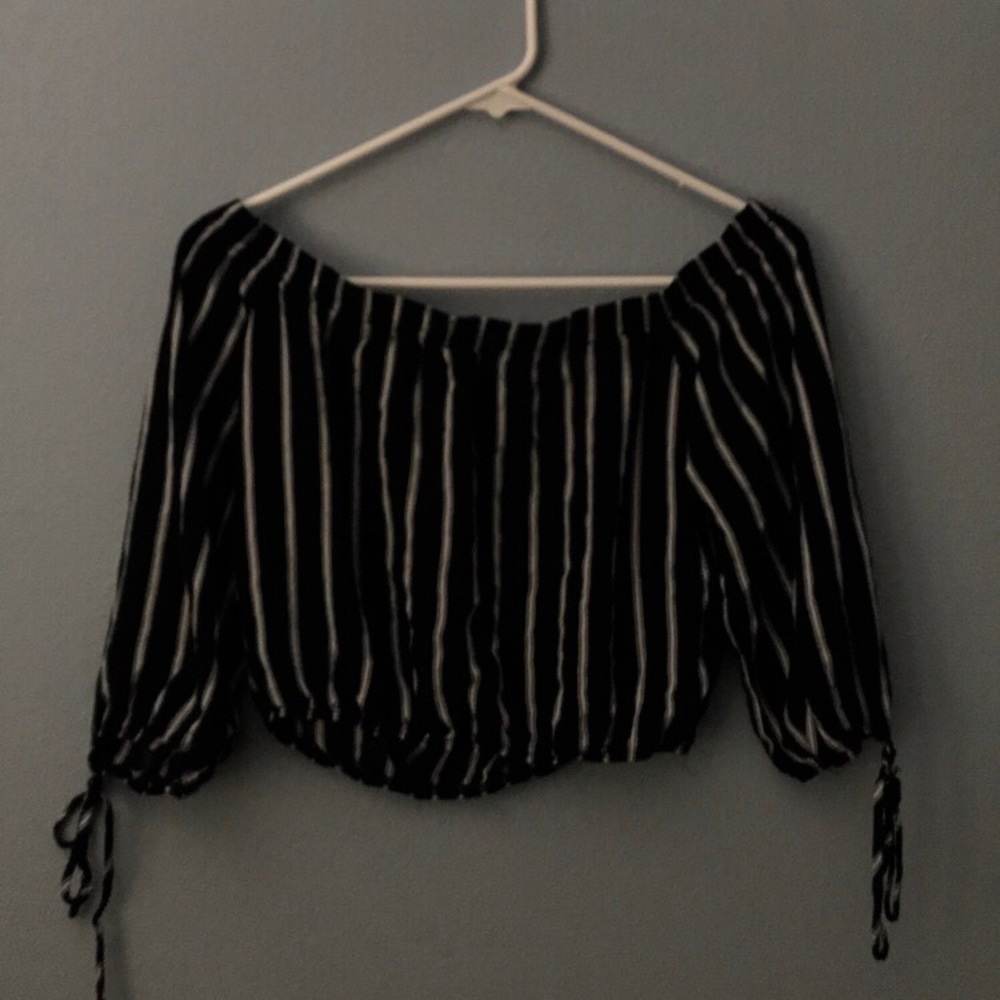 STRIPED OFF THE SHOULDER TOP